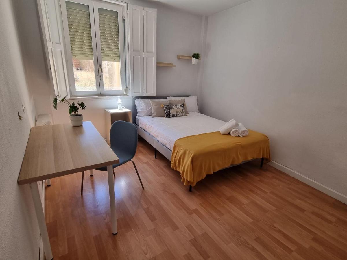 Un Rincon Con Vistas Al Parque Wifi Junto A Catedral By Apartamentos Logrono Exterior photo