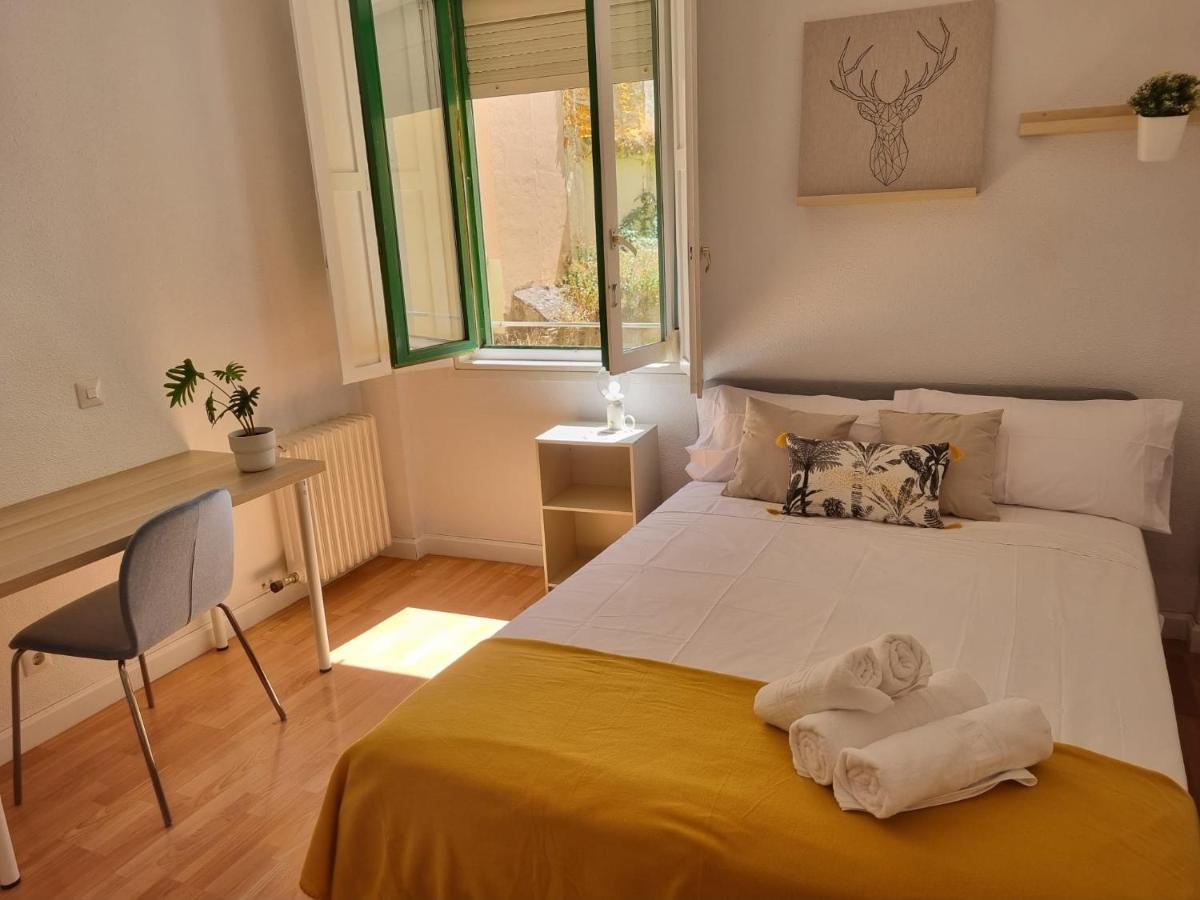 Un Rincon Con Vistas Al Parque Wifi Junto A Catedral By Apartamentos Logrono Exterior photo