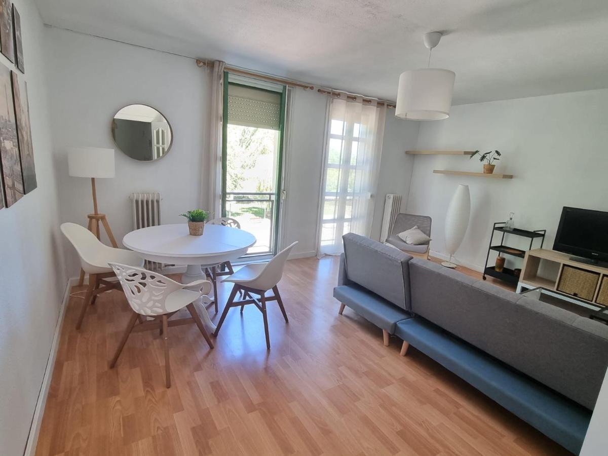 Un Rincon Con Vistas Al Parque Wifi Junto A Catedral By Apartamentos Logrono Exterior photo