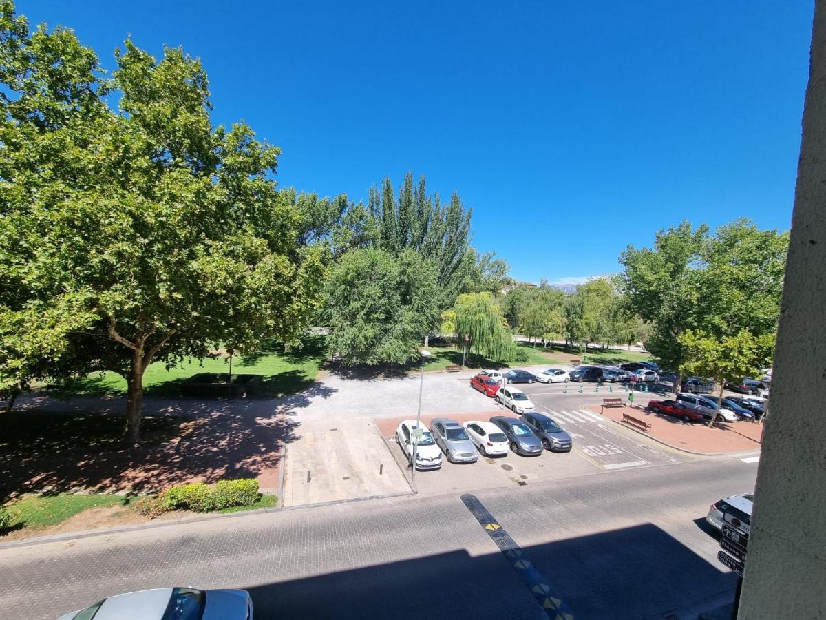 Un Rincon Con Vistas Al Parque Wifi Junto A Catedral By Apartamentos Logrono Exterior photo